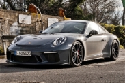У Porsche 911 появятся две гибридные версии