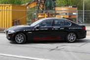 Гибридная "пятерка" BMW сбрасывает камуфляж 