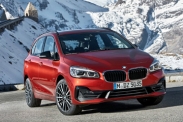 BMW обновила компактвэны 2-Series