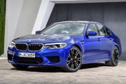 BMW представила седан M5 нового поколения