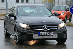 Mercedes-Benz тестирует обновленный C-Class