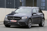 Mercedes тестирует “заряженный” кроссовер GLC