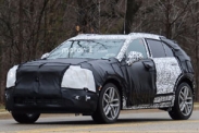 Новый кроссовер Cadillac XT4 проходит дорожные испытания