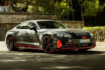 Предсерийный Audi RS e-tron GT: первые подробности