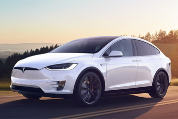 Tesla отзывает 11 тысяч кроссоверов Model X