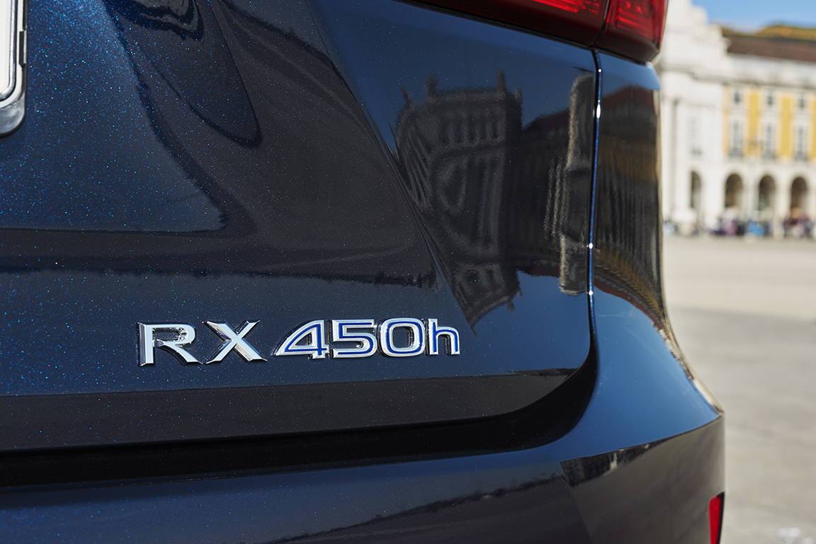 Lexus RX: Внеземная цивилизация
