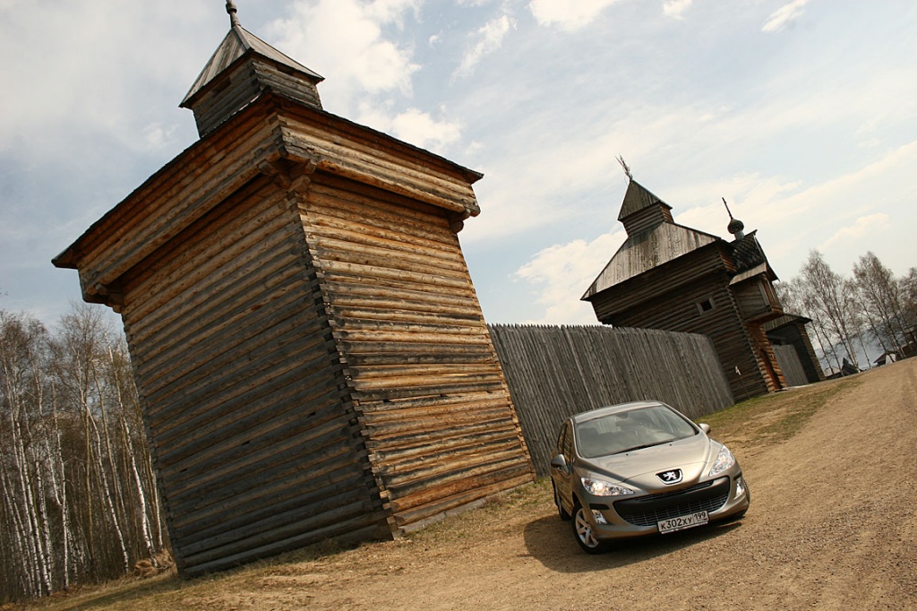 Peugeot 308: Упакован в России
