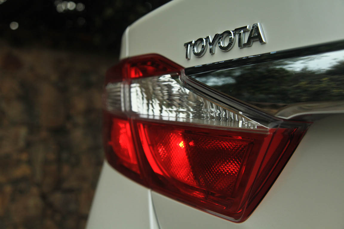 Toyota Camry: Новый взгляд на Бизнес-Класс