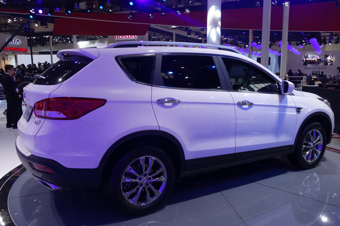 Dongfeng AX7