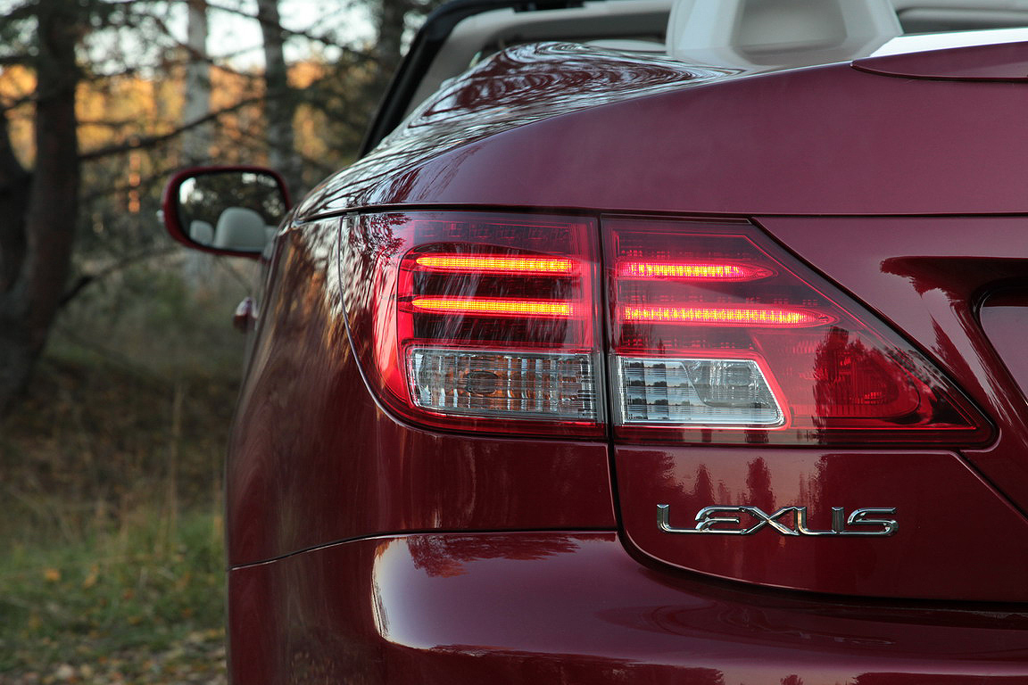 Lexus IS 250 C: а мне нравится!