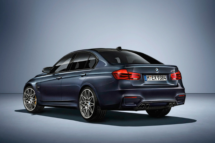 Компания BMW представила седан M3 30 Jahre
