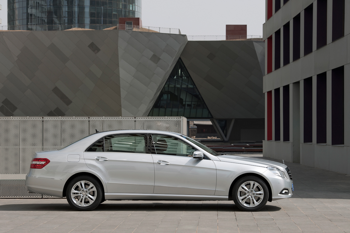 Mercedes-Benz E-Class: Длительные отношения