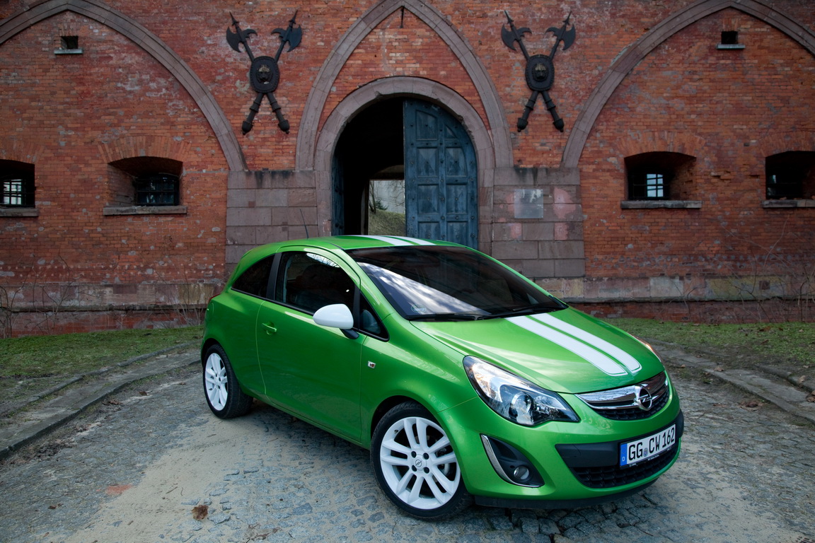 Калуга купить опель. Opel Corsa 2011. Опель клрса 2008 све лозеленая автомат.