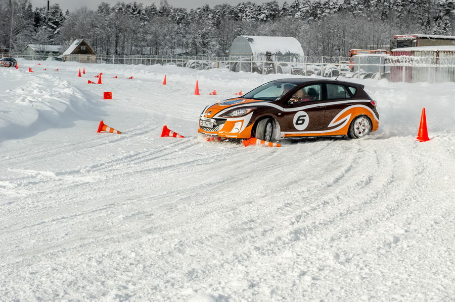 Mazda Sport Academy - Один день на льду